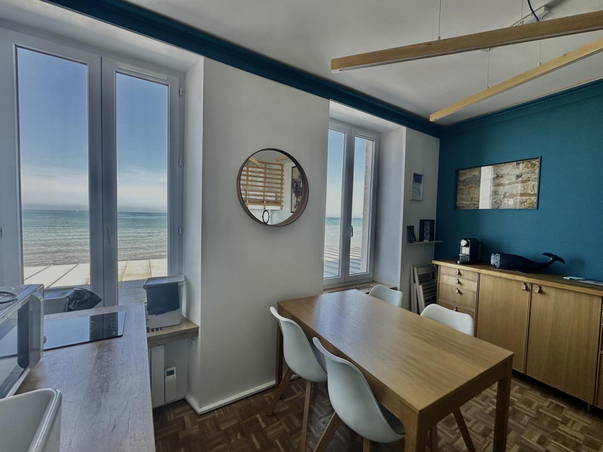 A L'est - Vue Sur La Digue Apartment